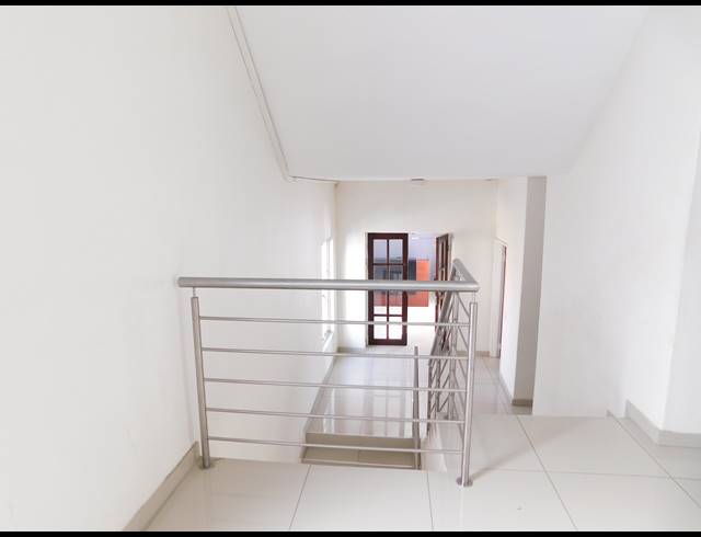 610M² OFFICE TO LET IN FERNDALE